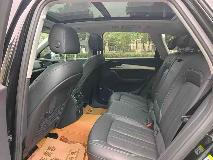 Фото 3 - Audi Q5L