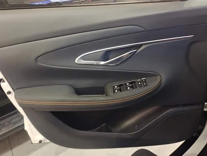 Фото 7 - Changan UNI-T