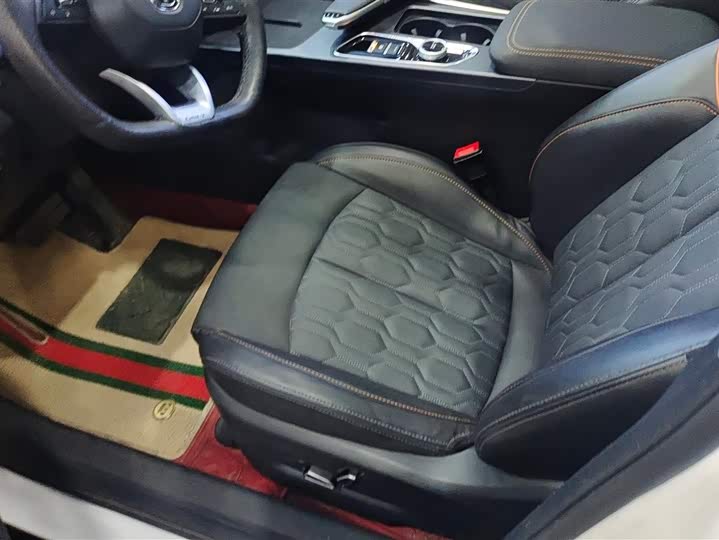 Фото 9 - Changan UNI-T