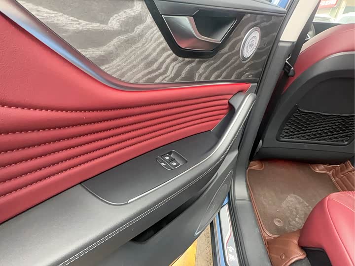 Photo 7 - Hongqi HS5