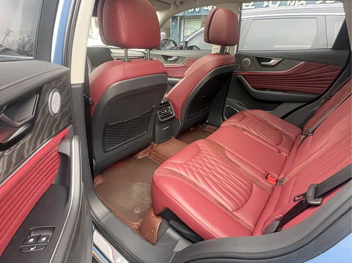 Photo 8 - Hongqi HS5