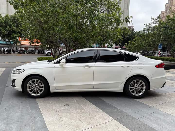 Фото 3 - Ford Mondeo