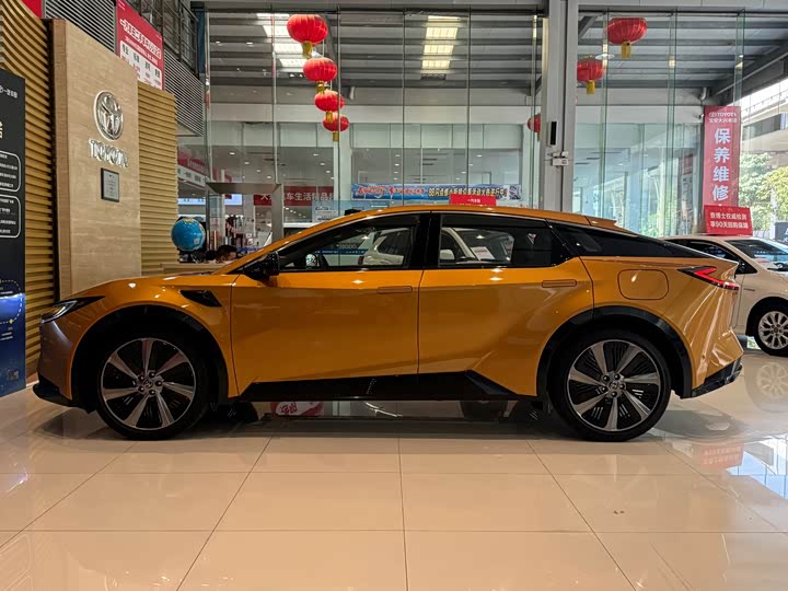 Фото 6 - Toyota bZ5