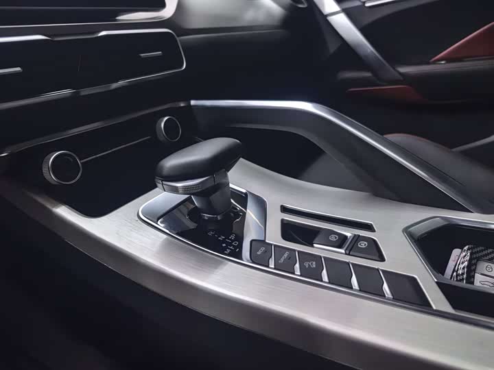 Фото 4 - Geely Coolray