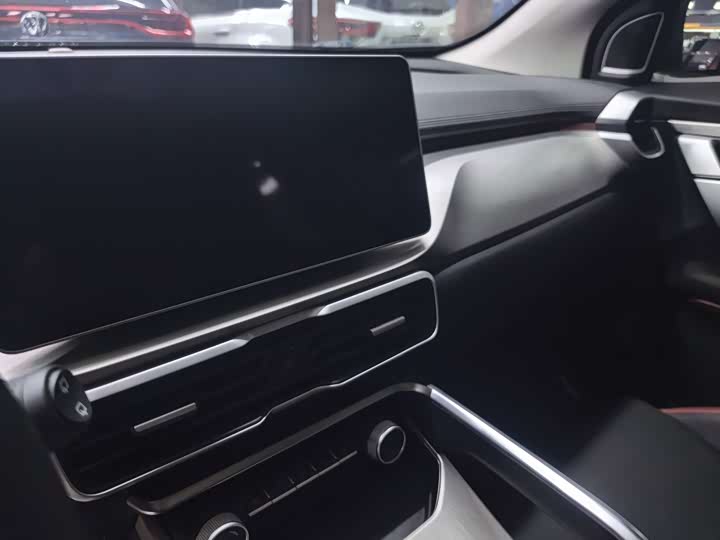 Фото 5 - Geely Coolray