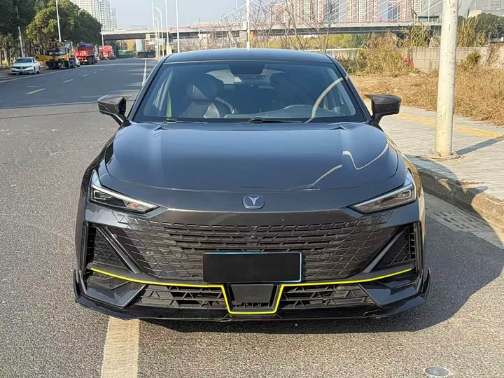 Фото 2 - Changan UNI-V