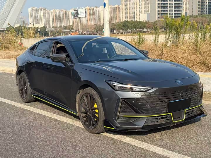 Фото 3 - Changan UNI-V