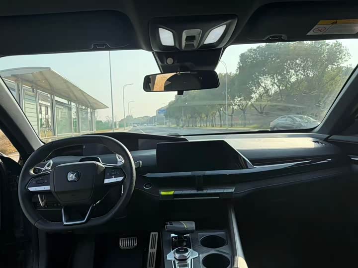 Фото 9 - Changan UNI-V