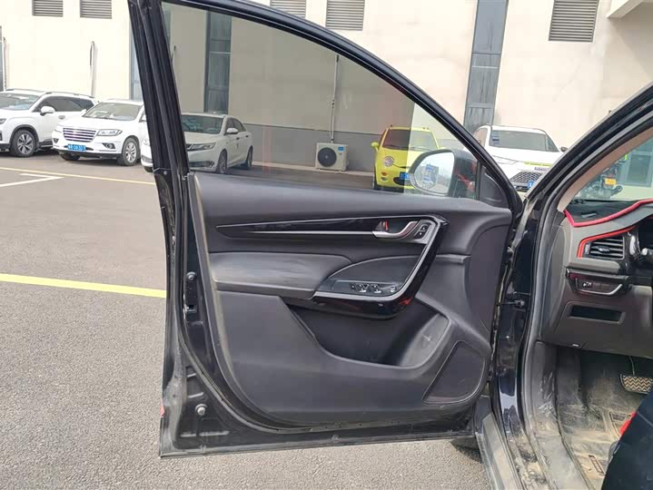 Фото 7 - Dongfeng Aeolus AX7