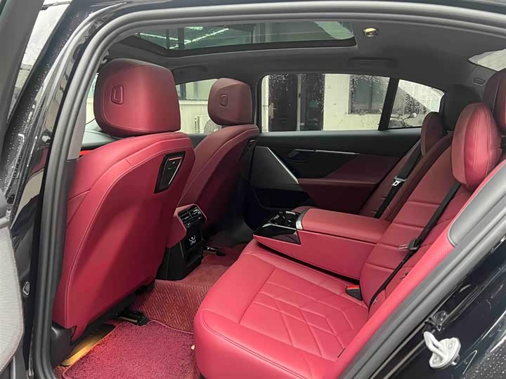 Фото 3 - BMW 5 Series