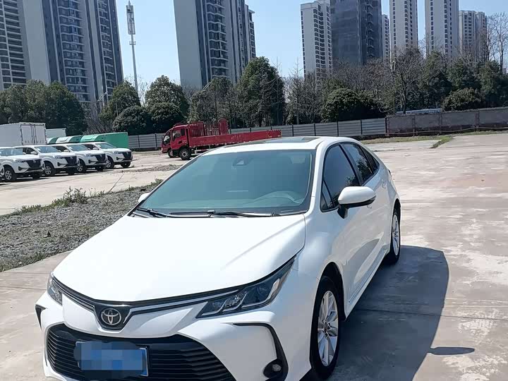 Фото 1 - Toyota Corolla