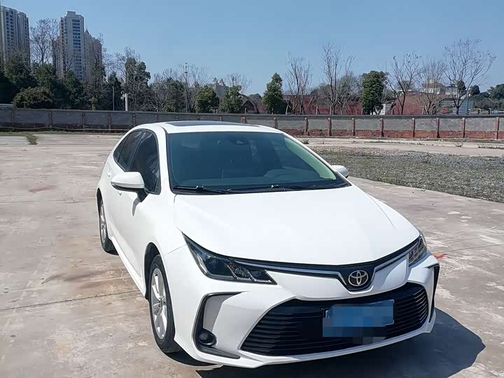 Фото 3 - Toyota Corolla