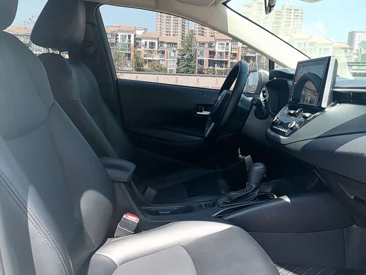 Фото 4 - Toyota Corolla