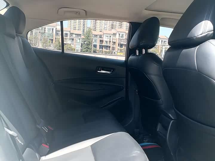 Фото 5 - Toyota Corolla