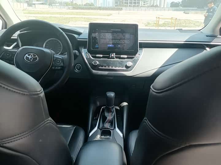 Фото 6 - Toyota Corolla