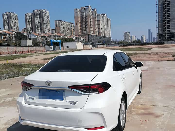 Фото 7 - Toyota Corolla