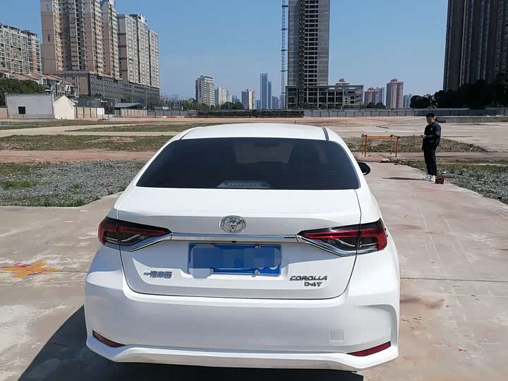 Фото 8 - Toyota Corolla