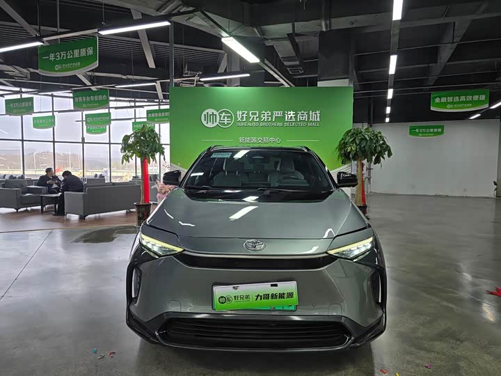 Фото 2 - Toyota bZ4X