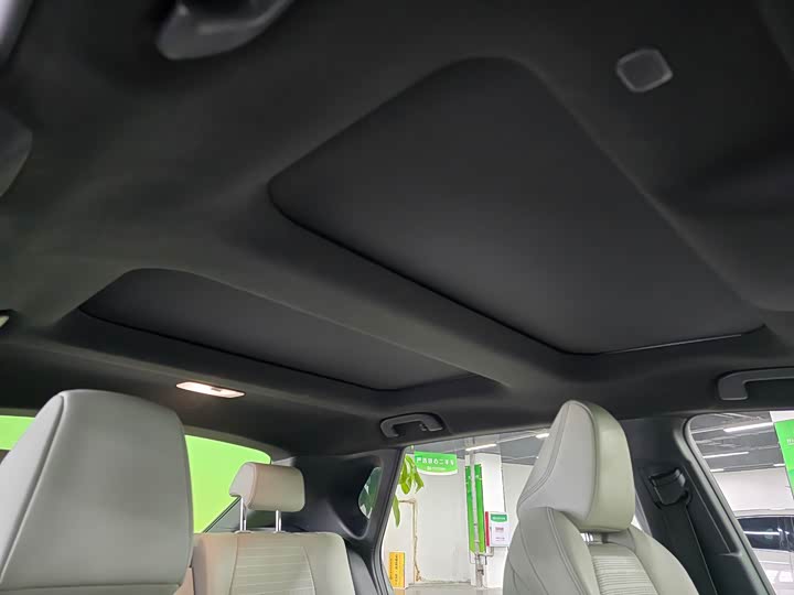 Фото 9 - Toyota bZ4X