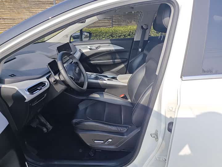 Фото 5 - Geely Geometry C