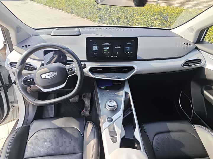 Фото 7 - Geely Geometry C