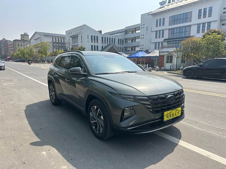 Фото 3 - Hyundai Tucson L