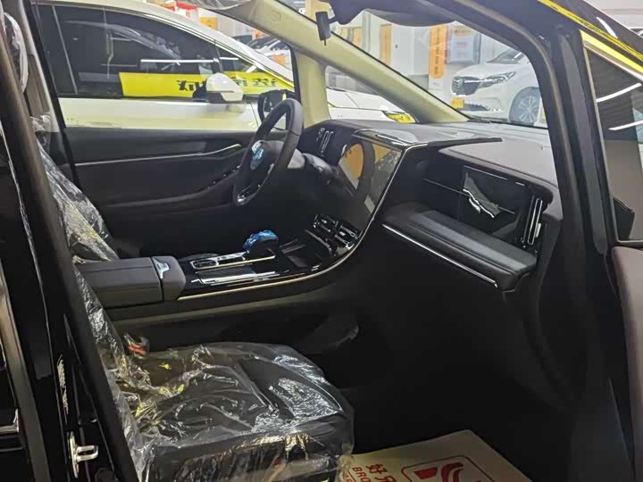 Фото 9 - GAC Trumpchi M8