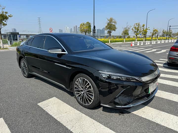 Фото 3 - BYD Han