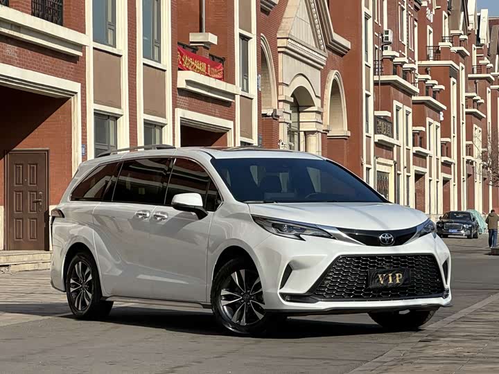 Фото 3 - Toyota Granvia