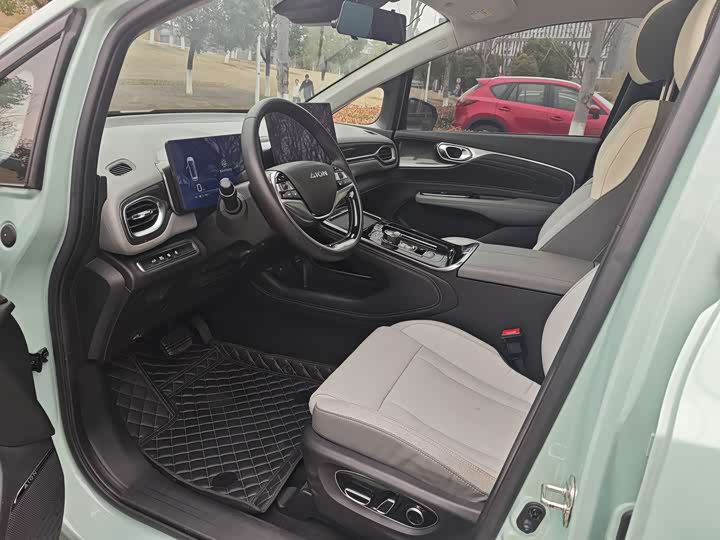 Фото 7 - GAC Aion V