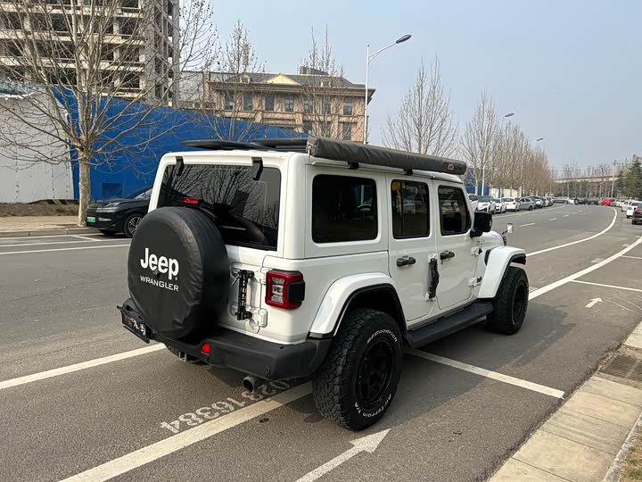 Фото 7 - Jeep Wrangler