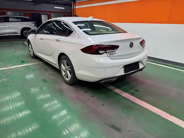 Фото 9 - Buick Regal