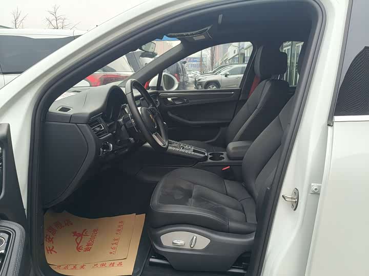 Фото 8 - Porsche Macan