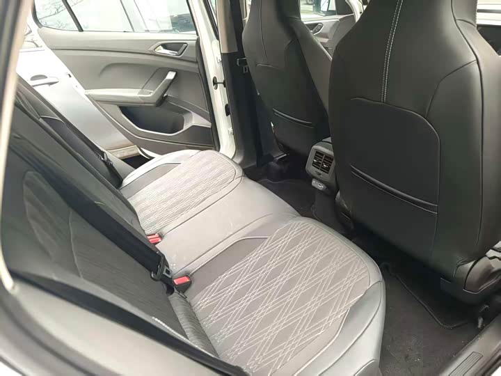 Фото 4 - Volkswagen T-Cross