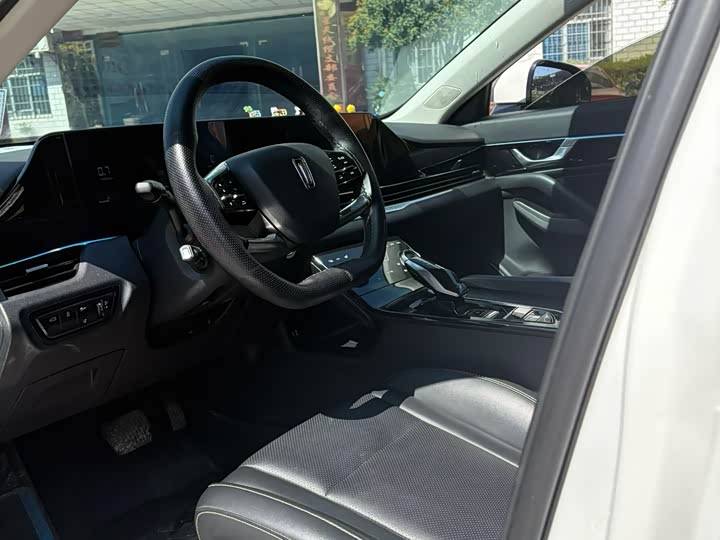 Фото 4 - Bestune B70