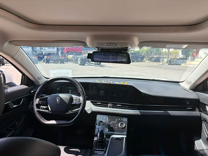 Фото 6 - Bestune B70