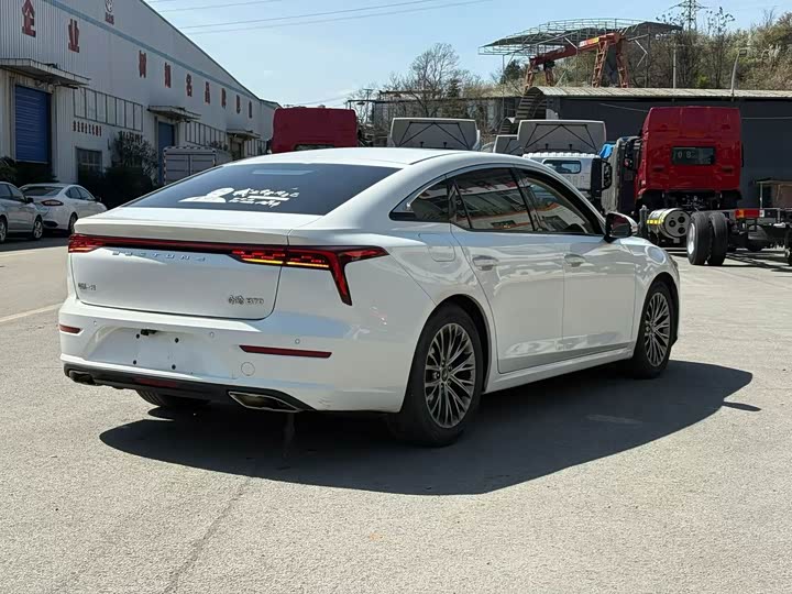 Фото 7 - Bestune B70