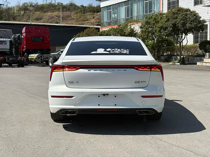 Фото 8 - Bestune B70