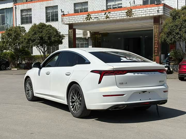 Фото 9 - Bestune B70