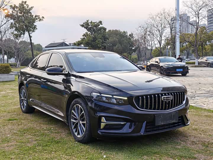 Фото 3 - Geely Preface