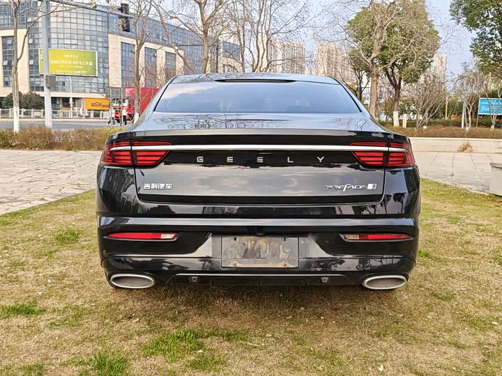Фото 6 - Geely Preface