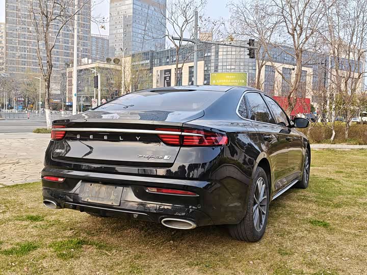 Фото 7 - Geely Preface