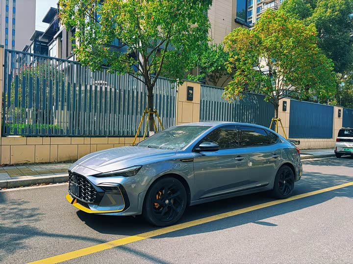 Photo 1 - MG Motor 6