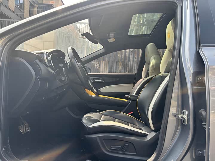 Photo 8 - MG Motor 6