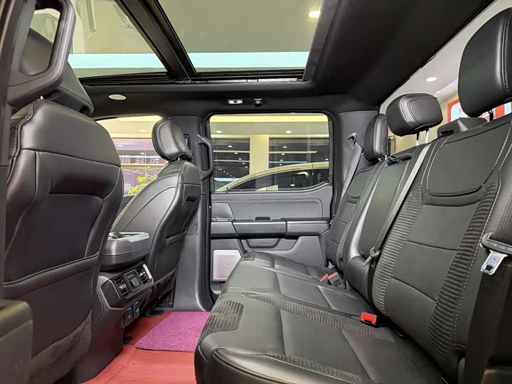 Фото 9 - Ford F-150 Raptor