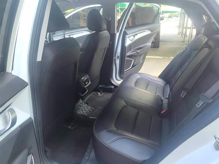 Фото 6 - Geely Geometry A