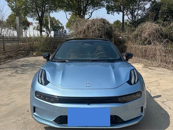 Фото 1 - Zeekr 001