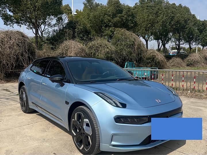 Фото 2 - Zeekr 001