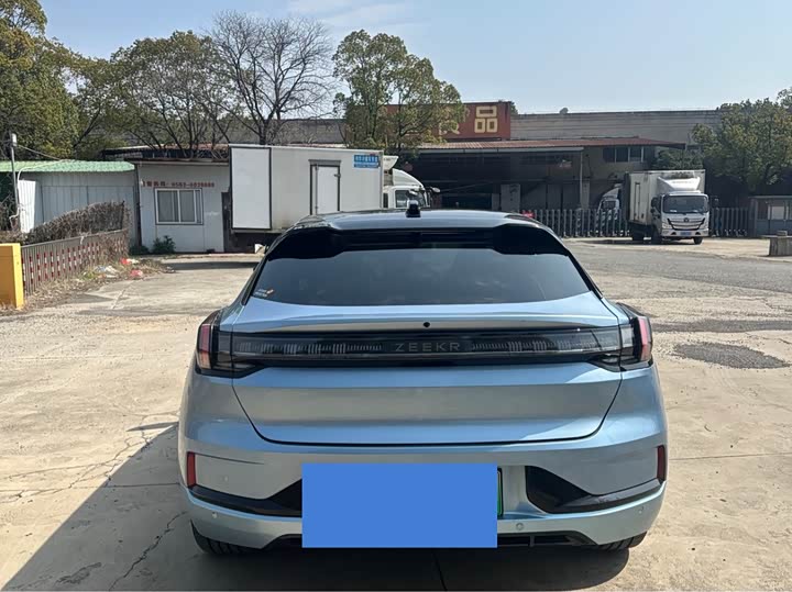 Фото 5 - Zeekr 001