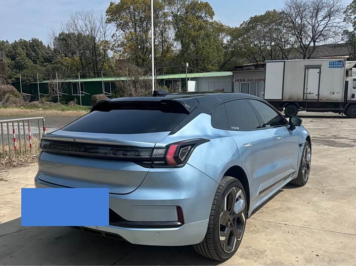 Фото 6 - Zeekr 001